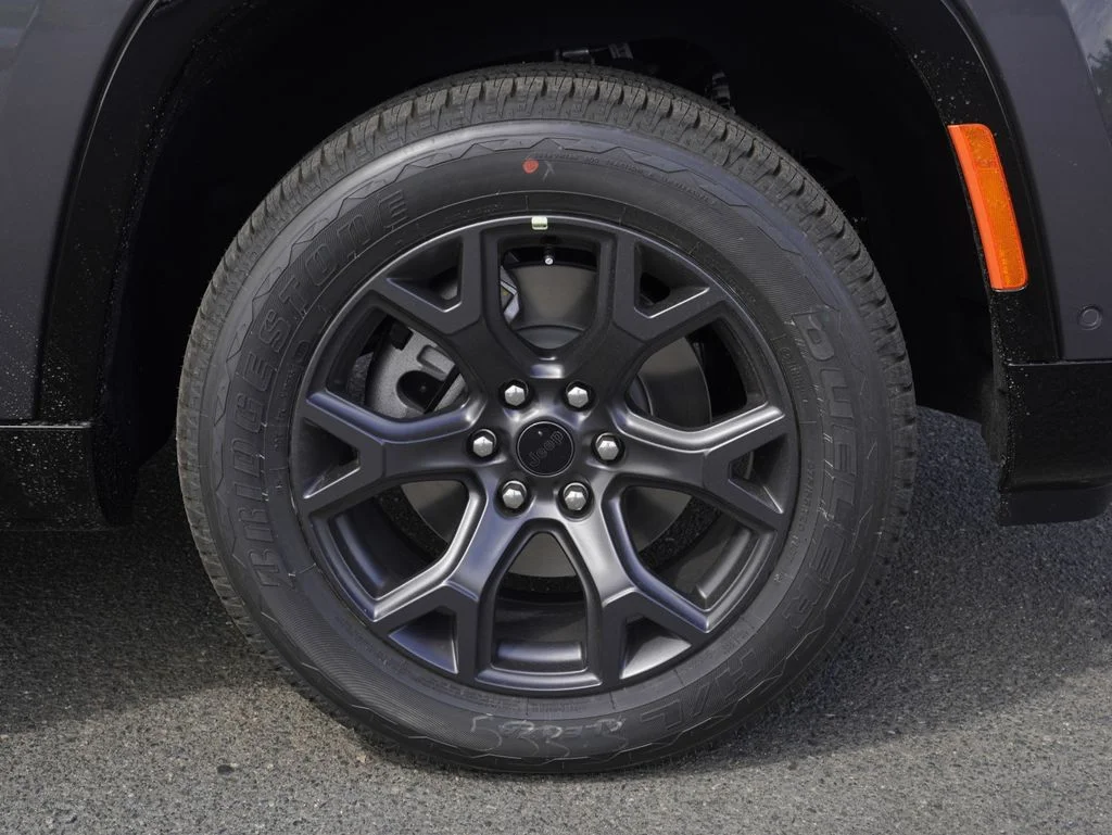 New 2026 Baltic Gray Metallic Clearcoat Jeep Limited Altitude image 10
