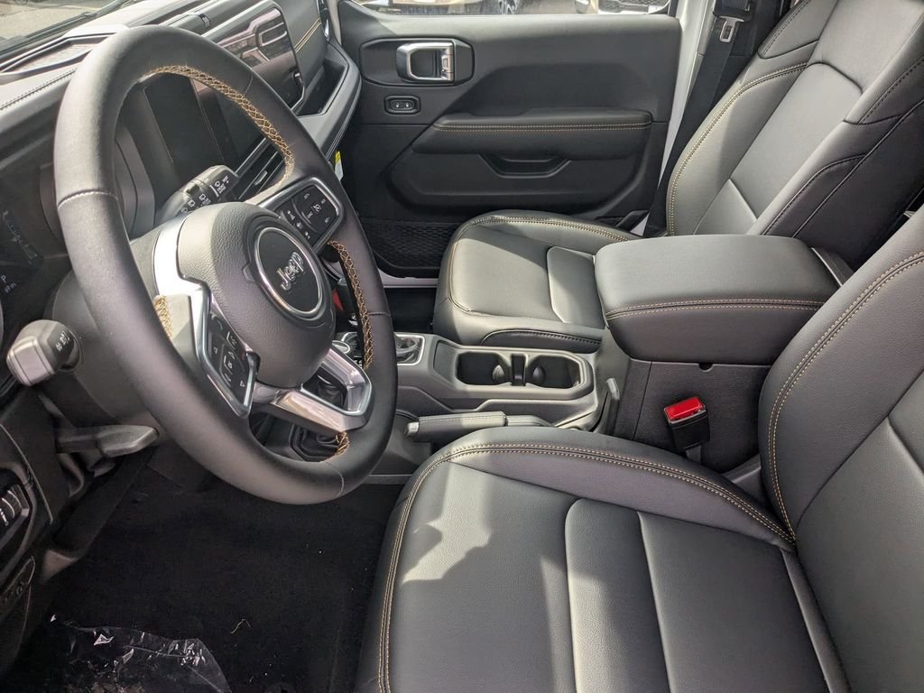 2025 Jeep Wrangler 4-Door Sahara - Photo 11