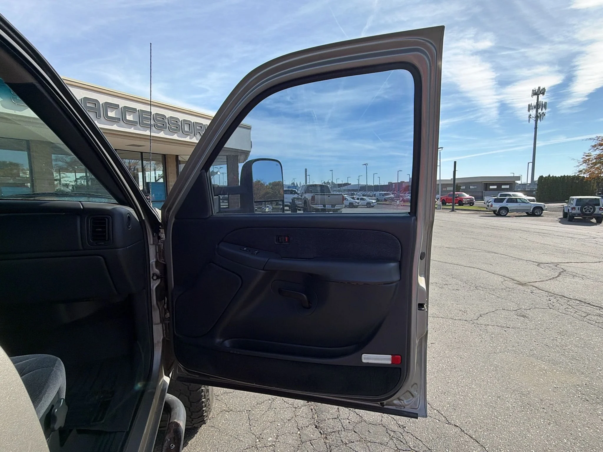Used 2002 Gold GMC SLE image 34