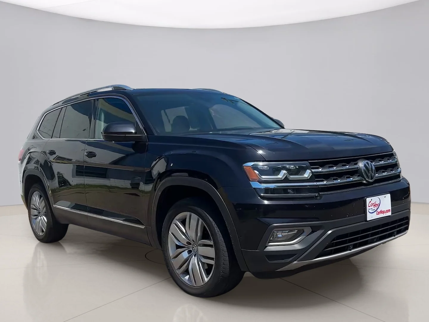 Used 2018 Black Volkswagon SEL PREMIUM image 7