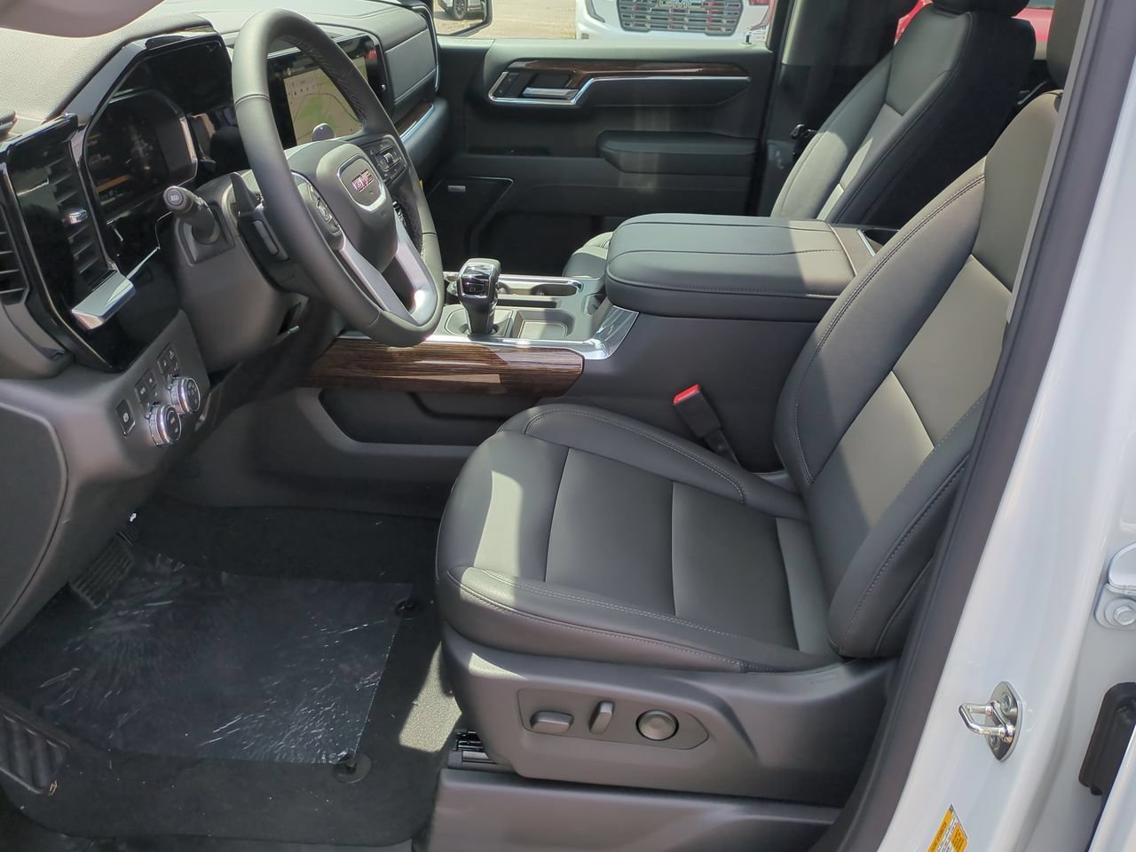 New 2026 Summit White GMC Elevation image 20