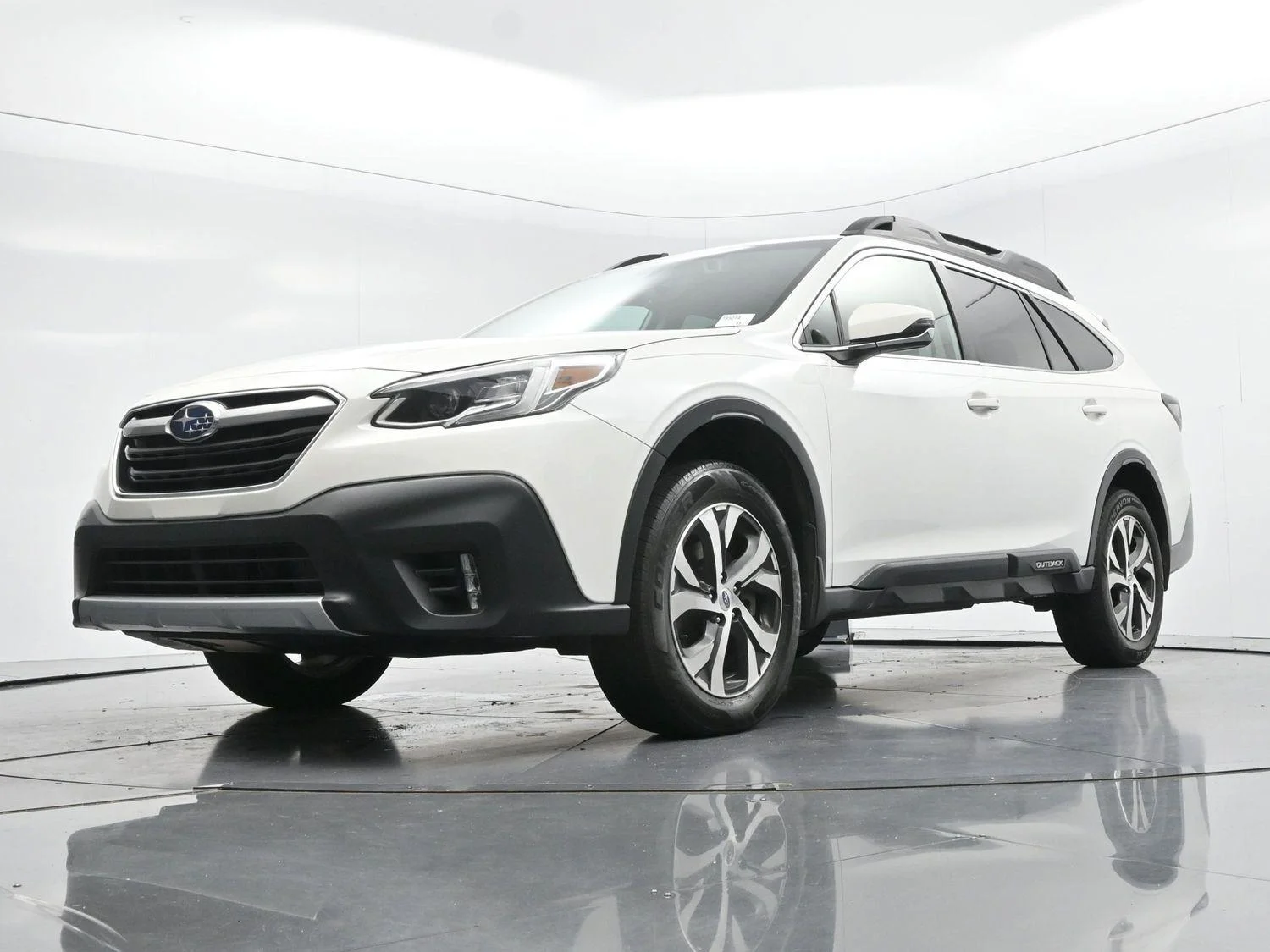Used 2022 Crystal White Pearl Subaru Limited image 42