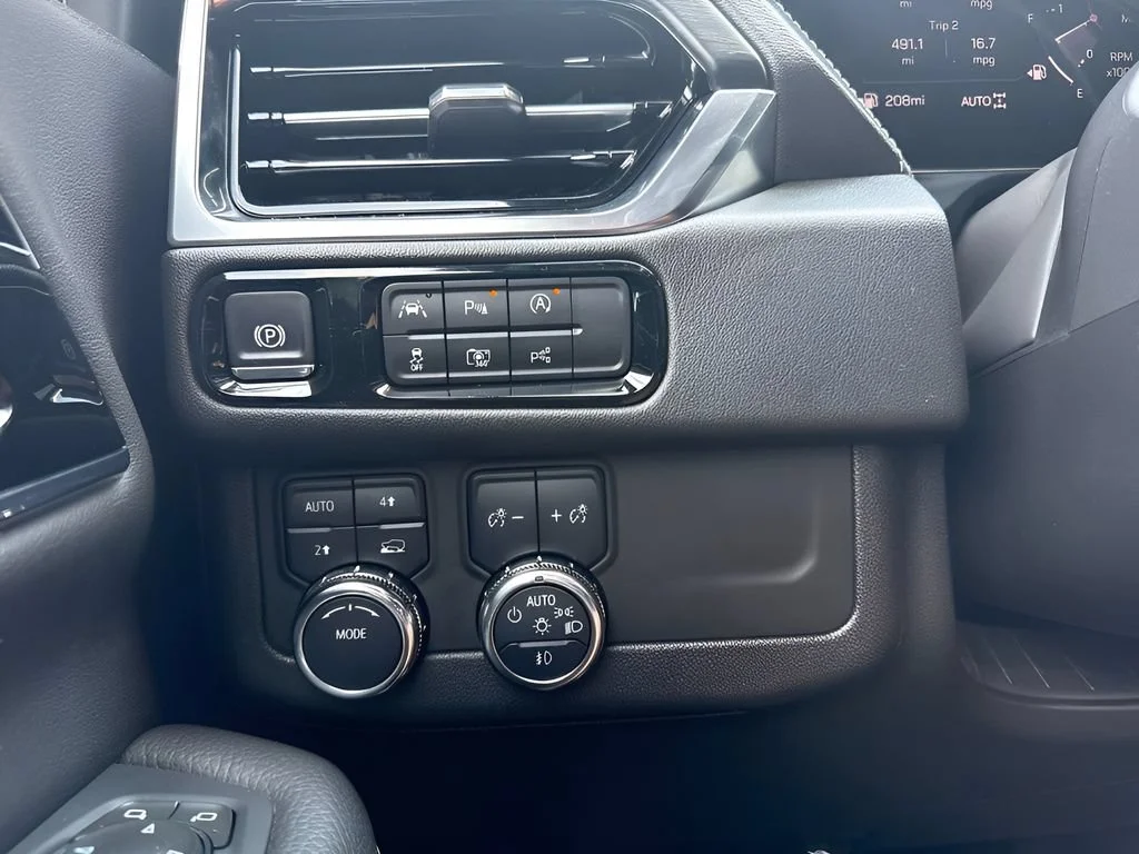 Used 2025 Summit White GMC Denali image 26