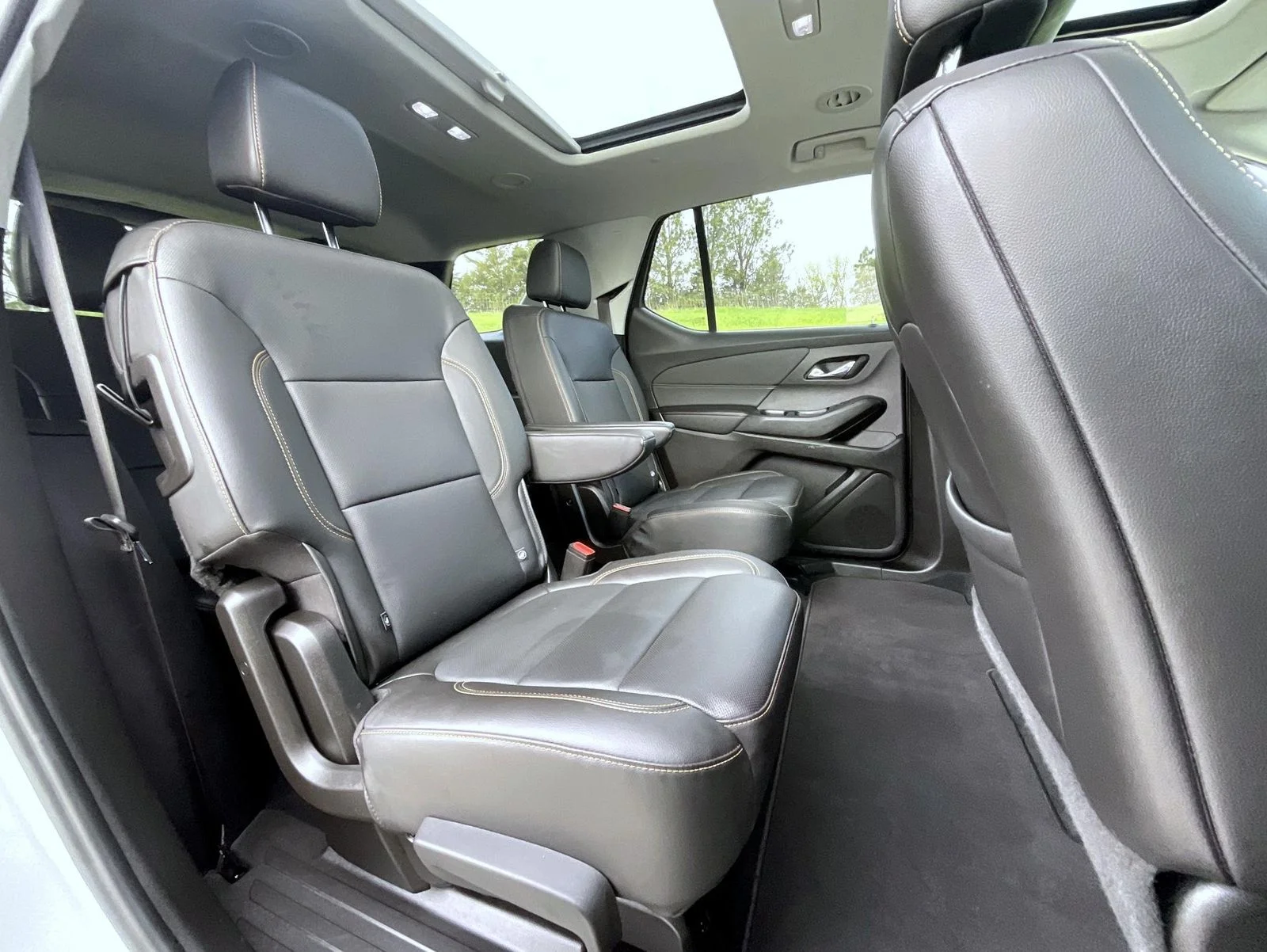 Used 2021 Silver Chevrolet Premier image 22