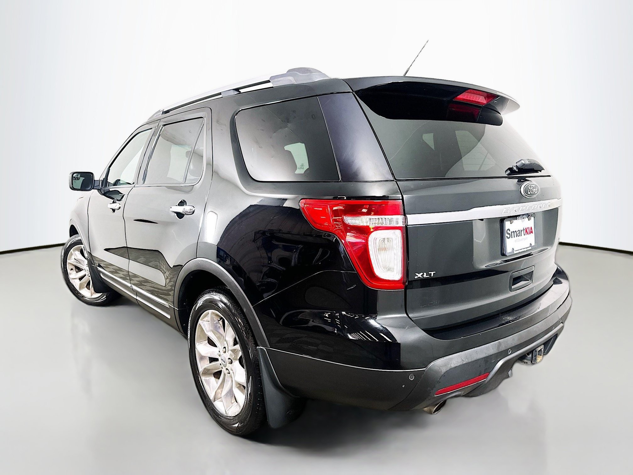 Used 2011 Black Ford XLT image 6