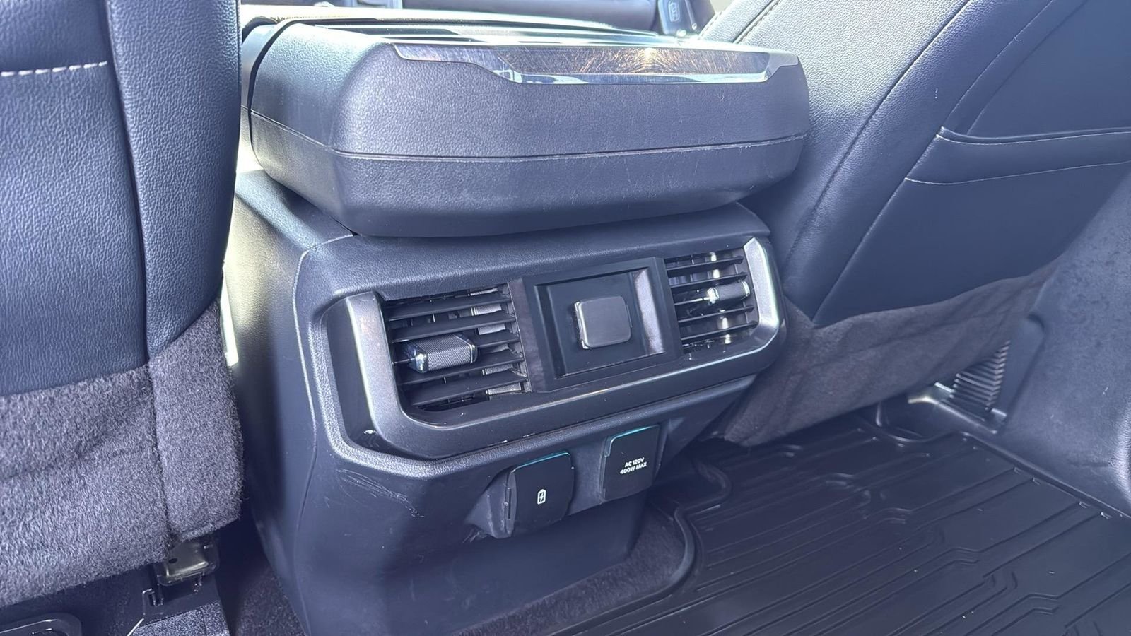 Used 2022 Black Ford Lariat image 33