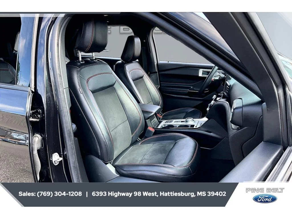 Certified Used 2023 Agate Black Metallic Ford ST-Line image 6