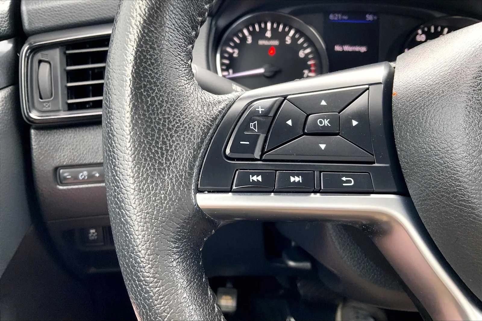 Used 2020 Magnetic Black Pearl Nissan S image 23