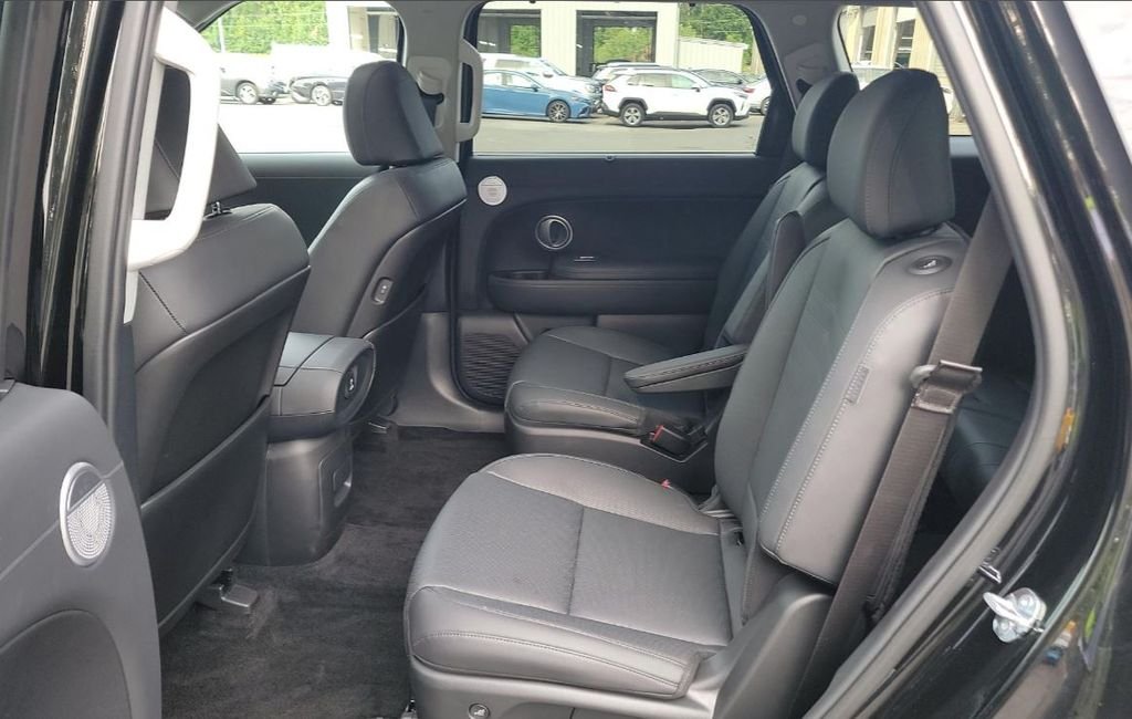 Used 2026 Black Hyundai Limited image 7