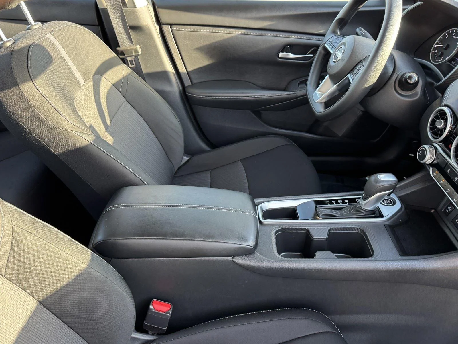 Used 2025 Aspen White Tricoat Nissan SV image 5