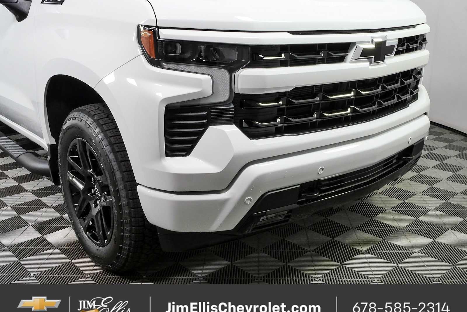 New 2026 Summit White Chevrolet RST image 37