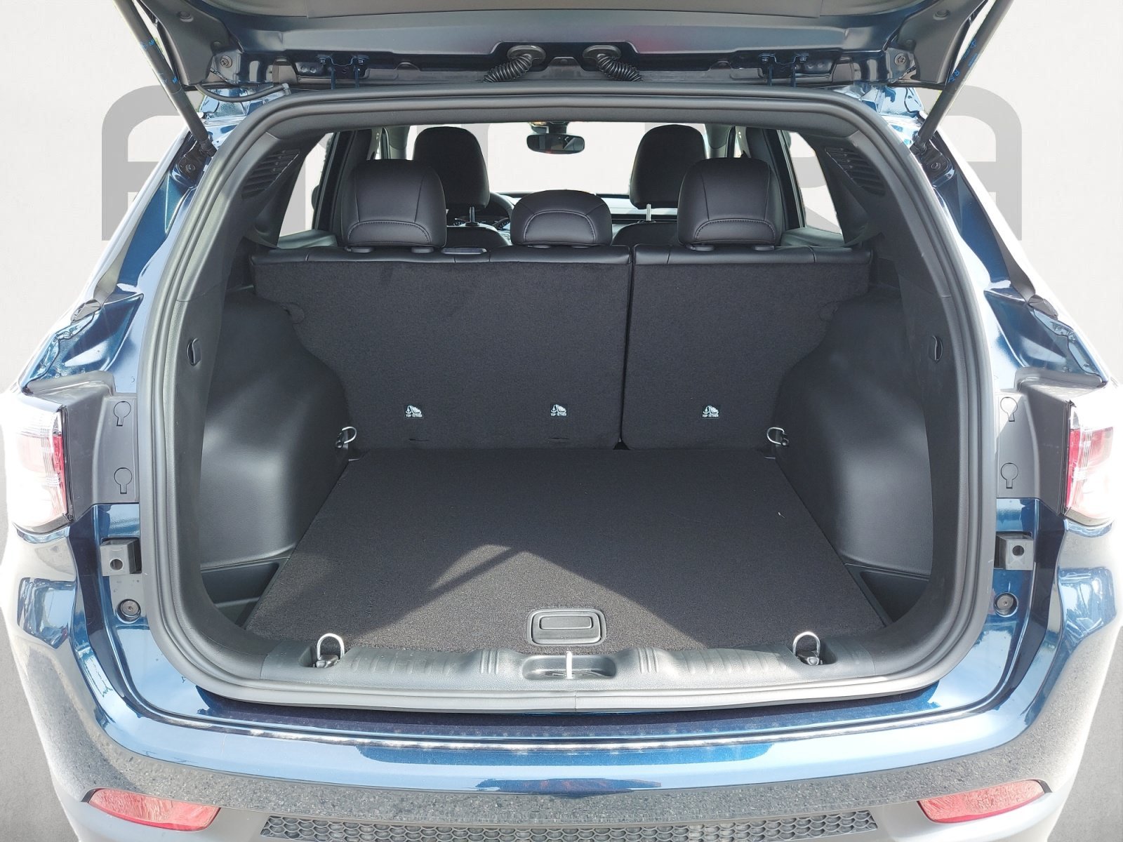 New 2026 Fathom Blue Pearl Coat Jeep Latitude Altitude image 12