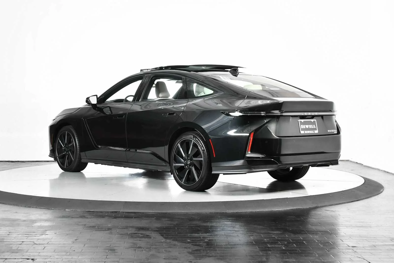Certified Used 2026 CAVIAR Lexus Premium image 4