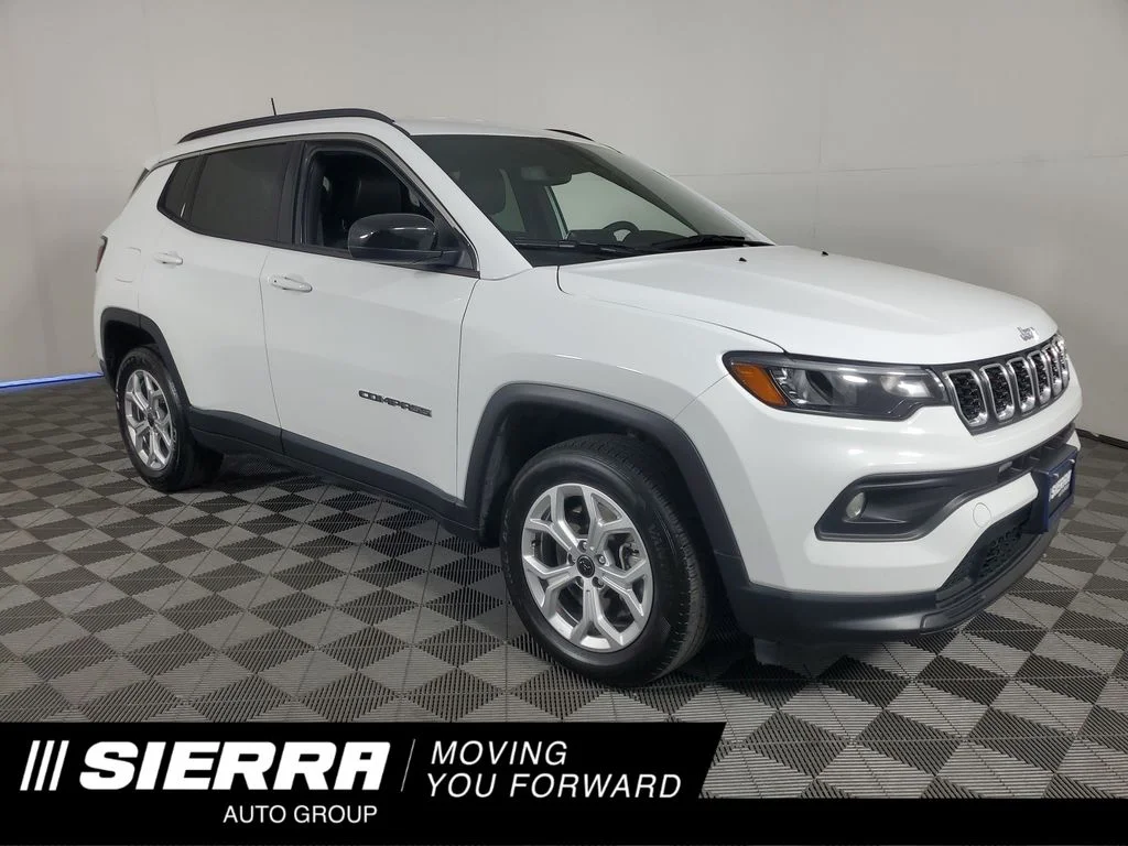 Used 2025 White Jeep Latitude image 1