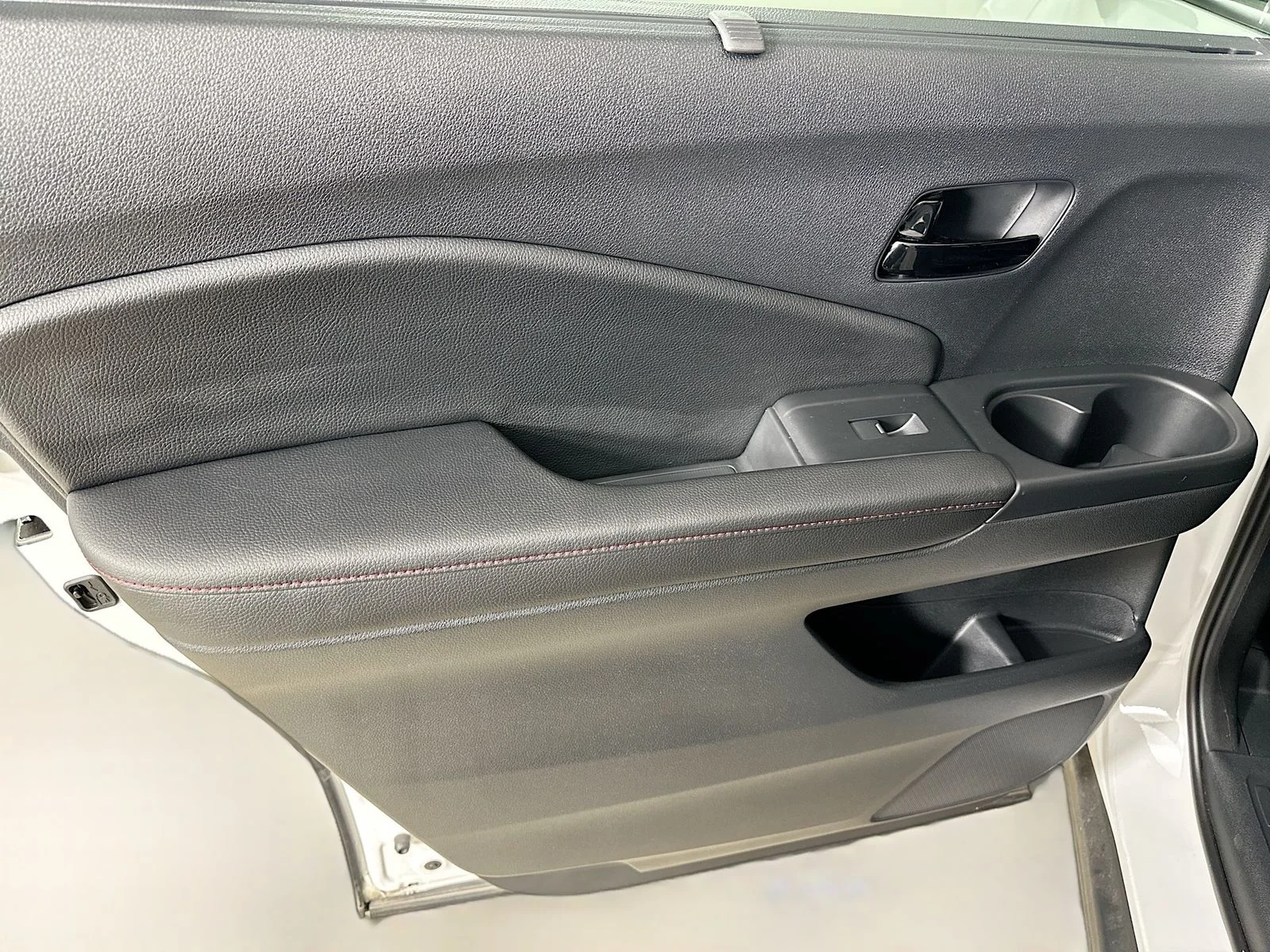 Used 2024 White Honda  image 34