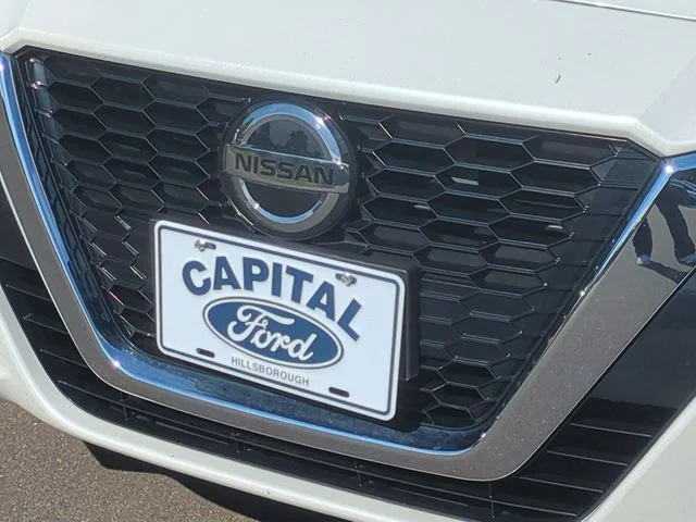 Used 2022 White Nissan 2.5 SV image 36