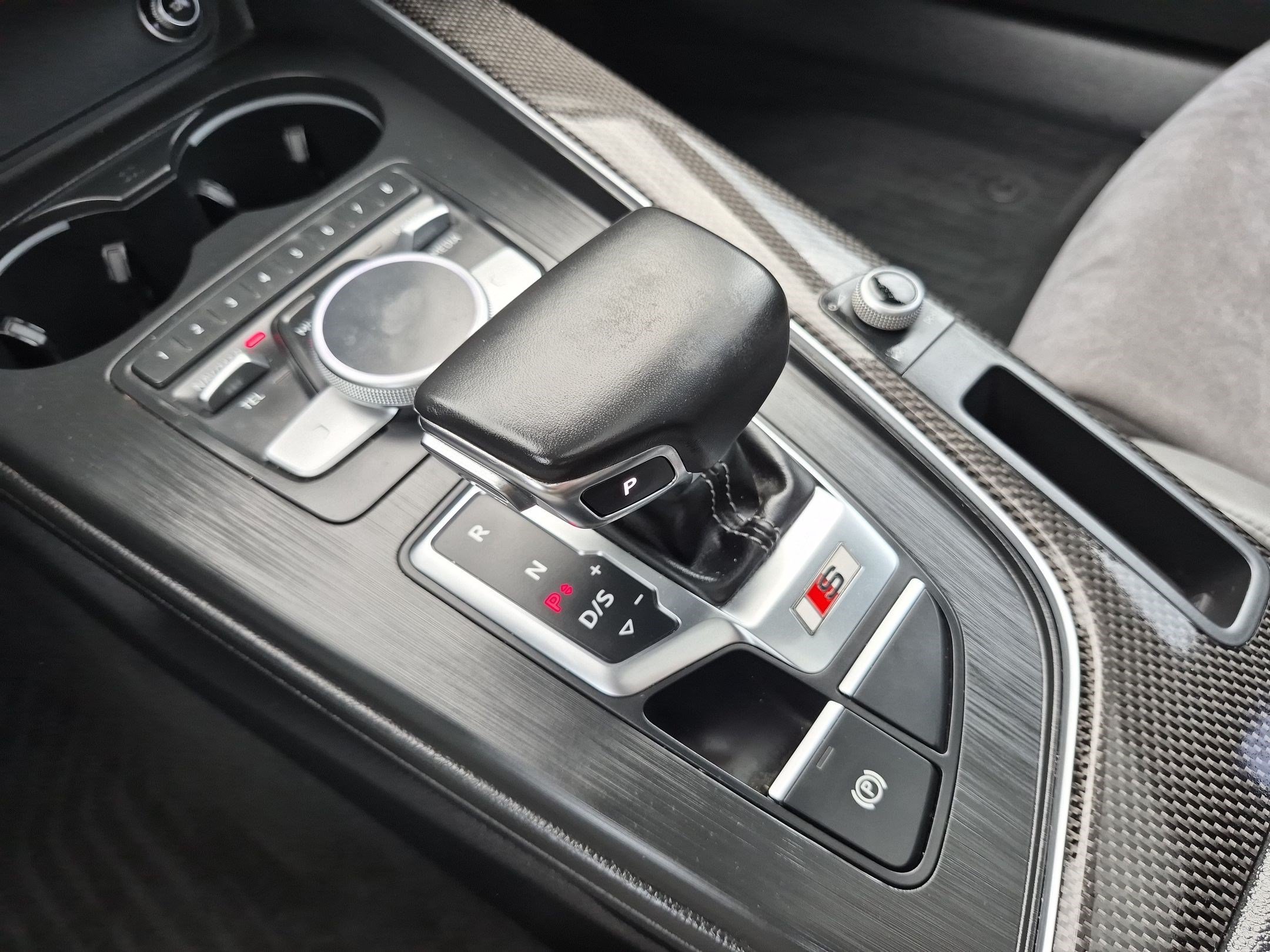 Used 2018 Glacier White Audi Premium Plus image 26