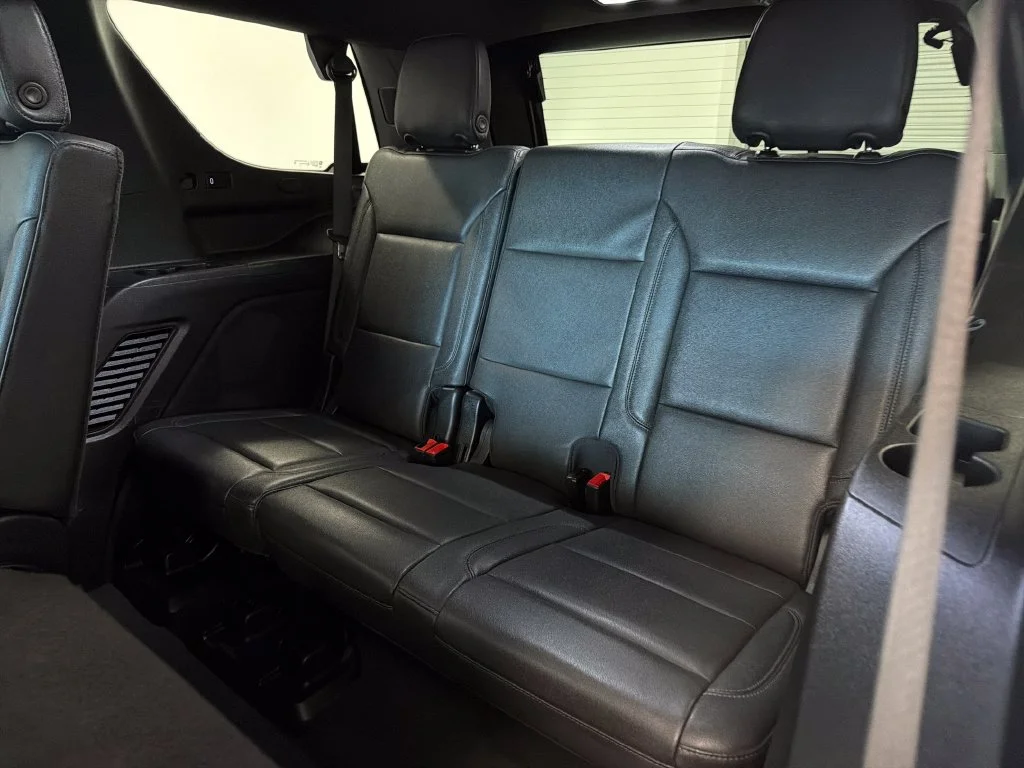 Used 2025 White Chevrolet LT image 17