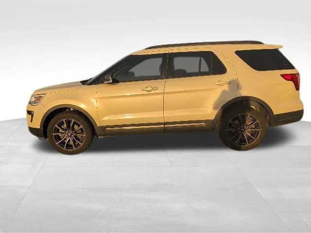 Used 2018 Silver Ford XLT image 6