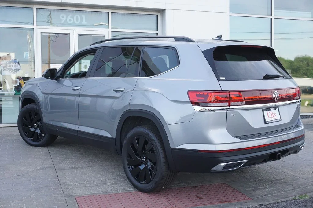 New 2026 Silver Volkswagen SE w/Technology image 9