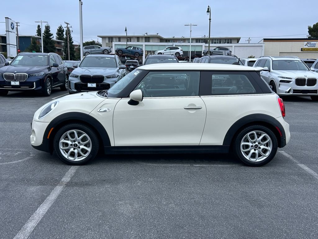 Used 2019 Pepper White MINI Classic image 2