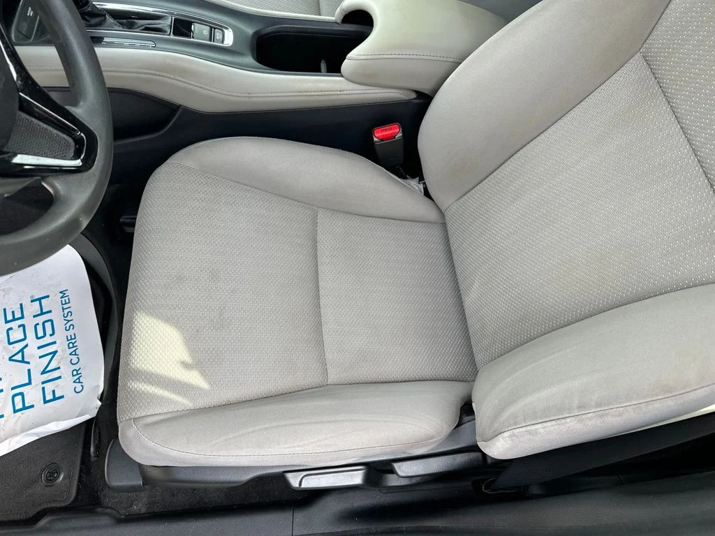 Certified Used 2018 Silver Metallic Honda LX image 24