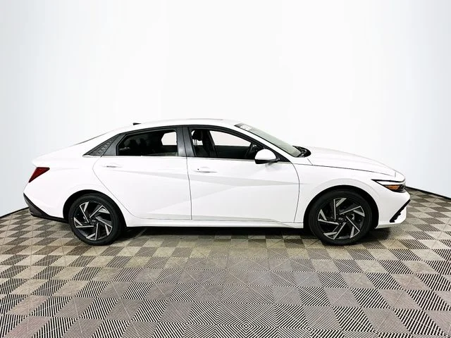 New 2025 Hyundai ELANTRA SEL Convenience