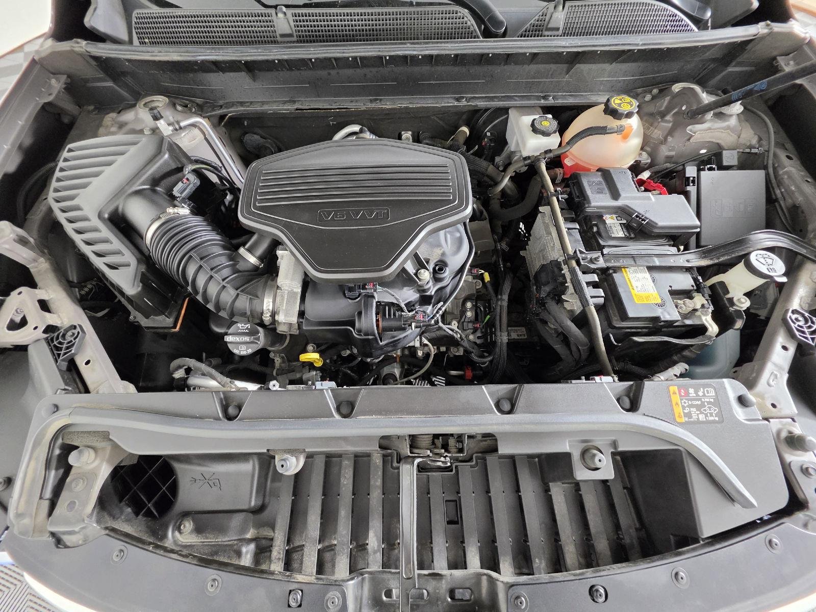 Used 2020 Smokey Quartz Metallic GMC SLE image 23