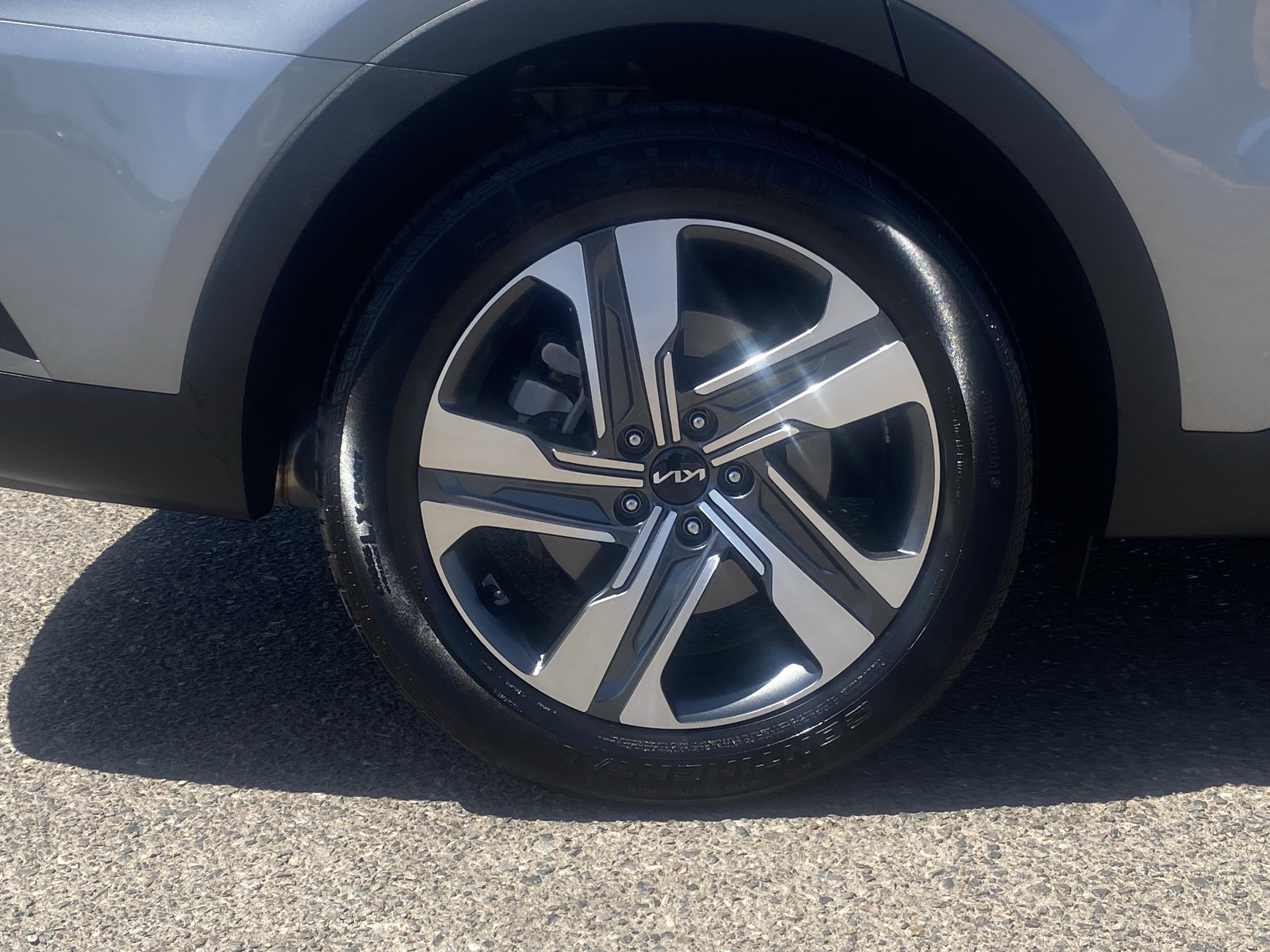 Used 2023 Steel Gray Kia EX image 9