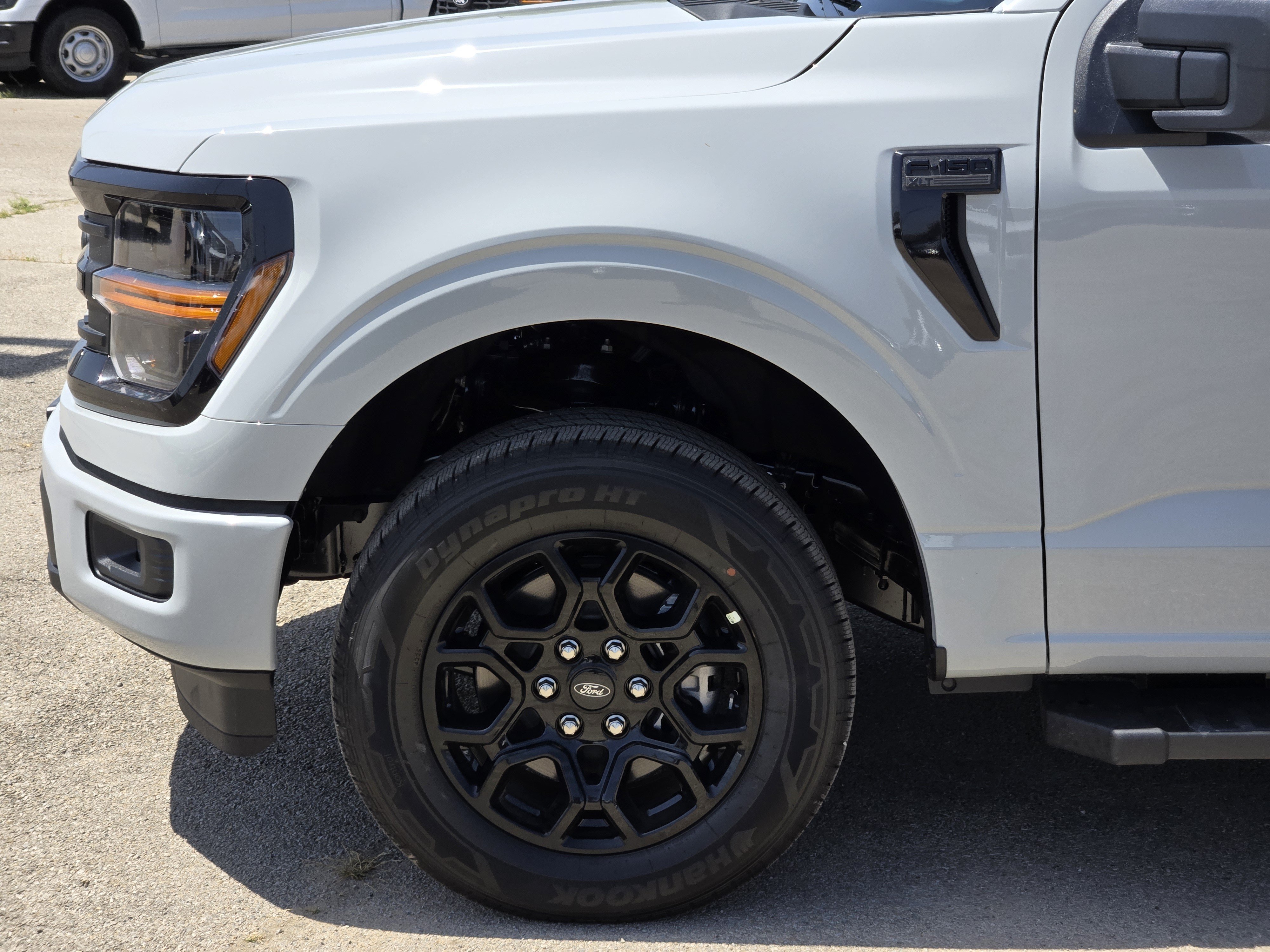New 2026 Avalanche Ford XLT image 6