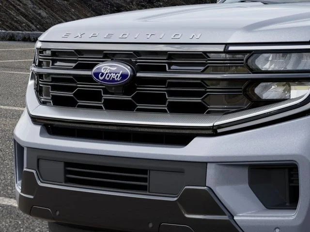 New 2027 Gray Metallic Ford Platinum image 17