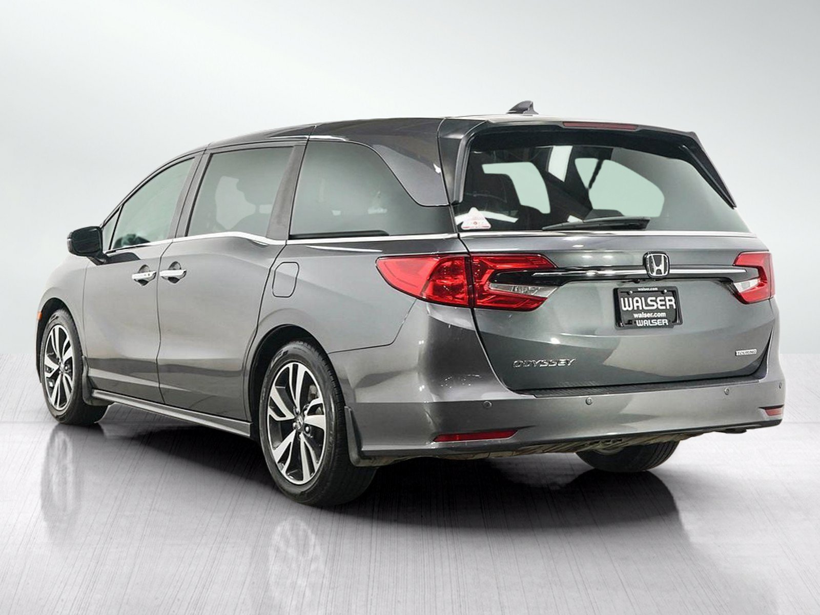 Used 2024 Gray Honda Touring image 4