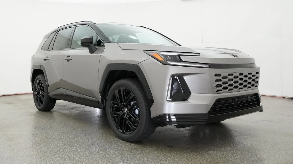 New 2026 Meteor Shower with Midnight Black Metallic roof Toyota XSE image 25