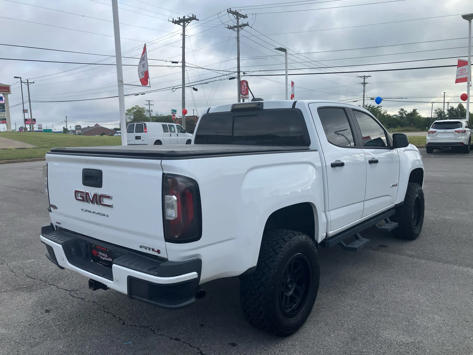 Used 2021 Summit White GMC 4WD AT4 w/Leather image 7