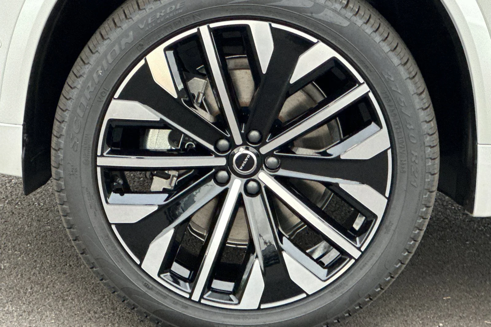 2026 Volvo XC90 Plus - Photo 24