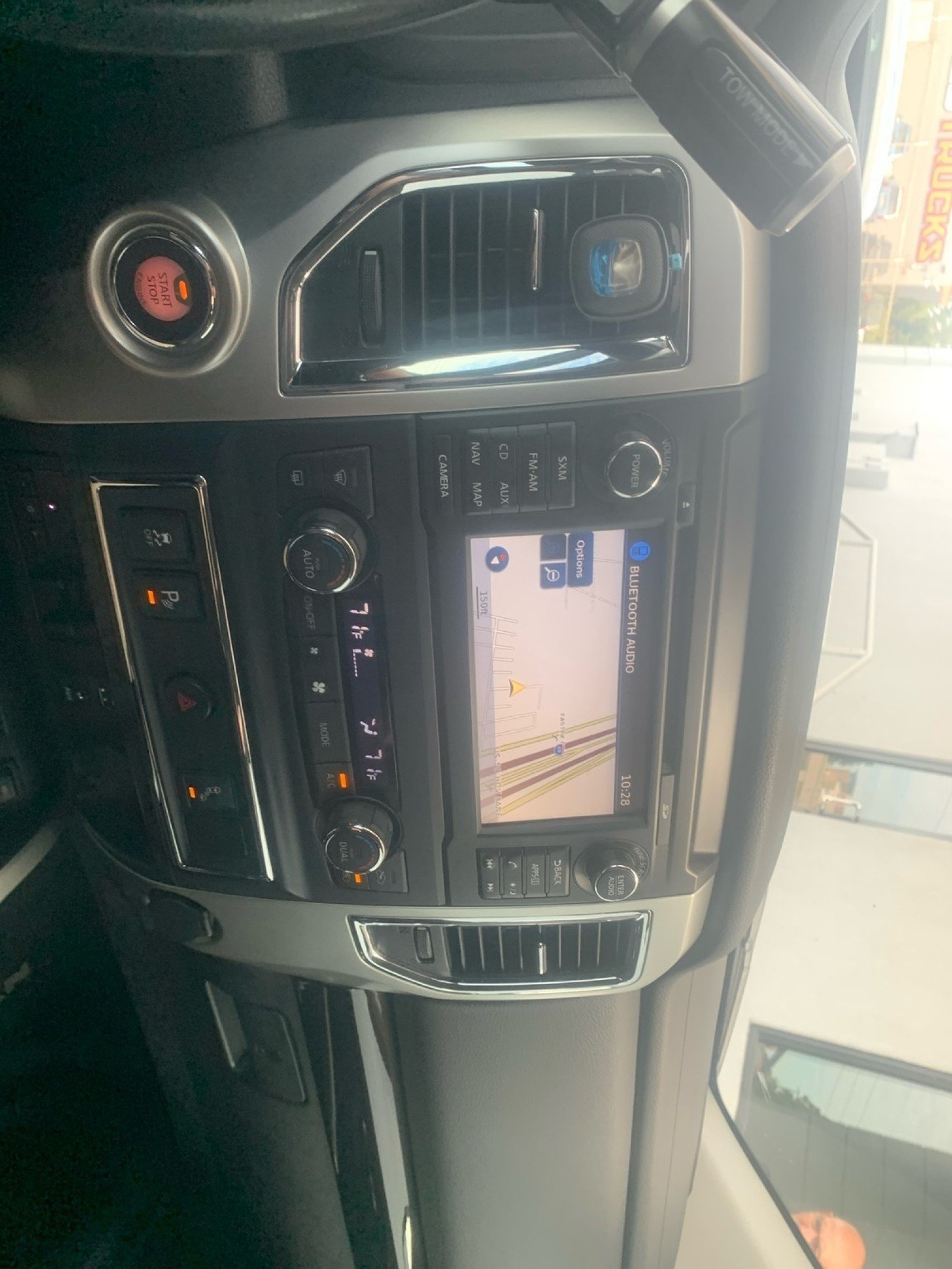 Used 2017 Glacier White Nissan SV image 18