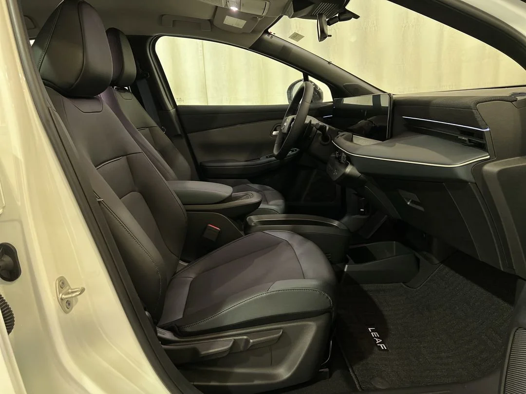 New 2026 Everest White Pearl TriCoat / Super Black Two-tone Nissan SV+ image 14