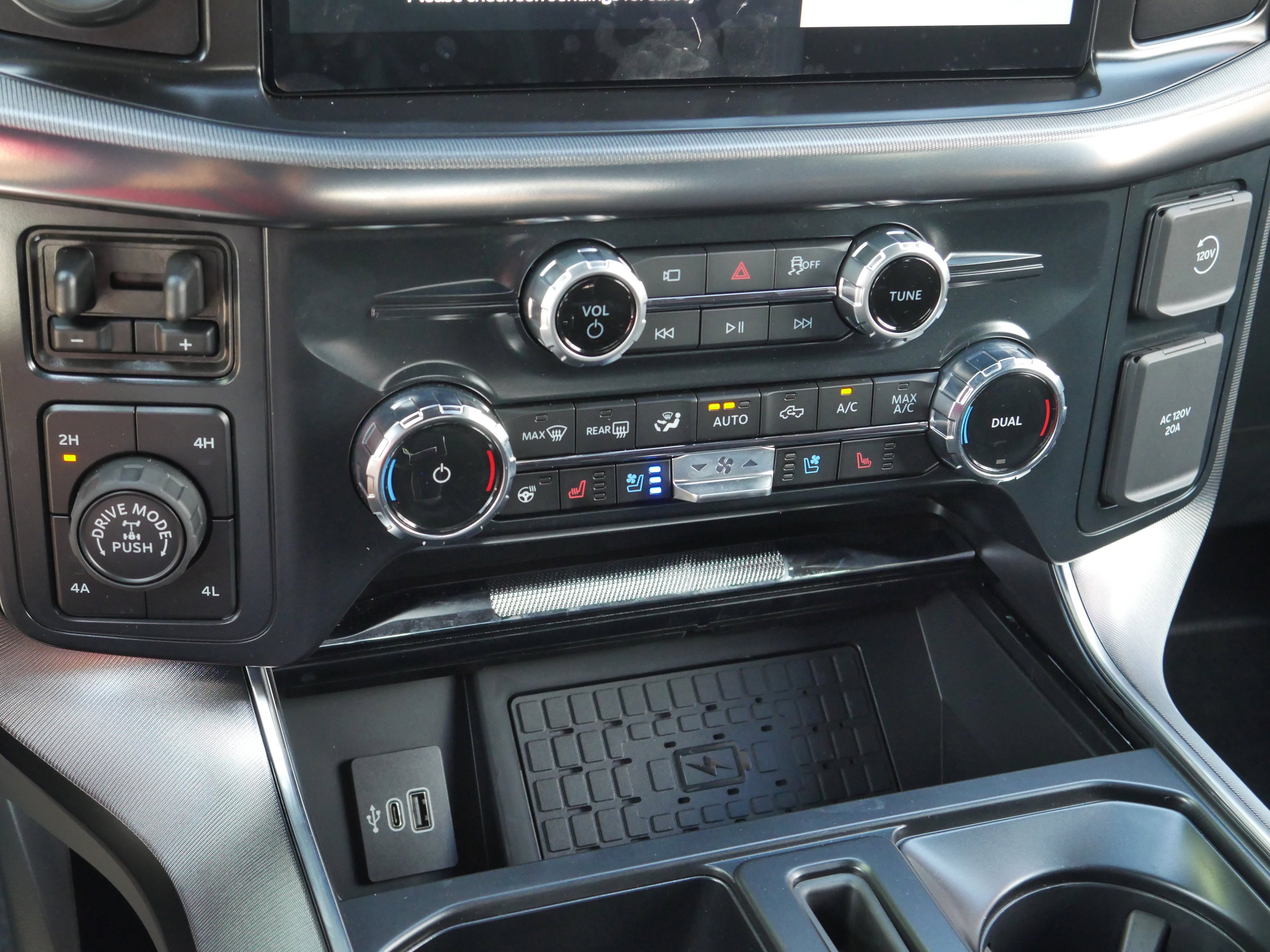 2026 Ford F-150 Platinum - Photo 17