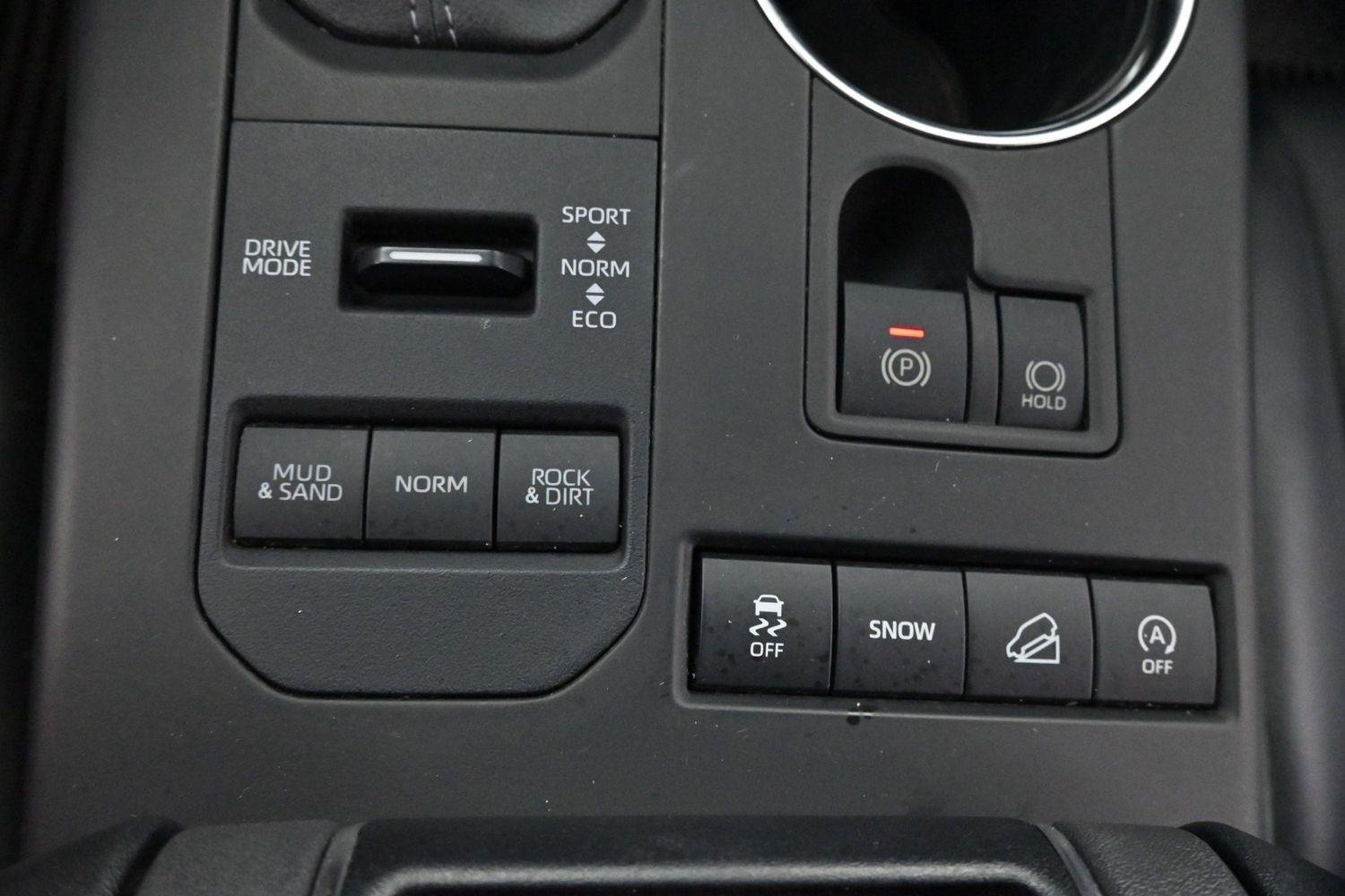 Used 2022 Wind Chill Pearl Toyota XLE image 27
