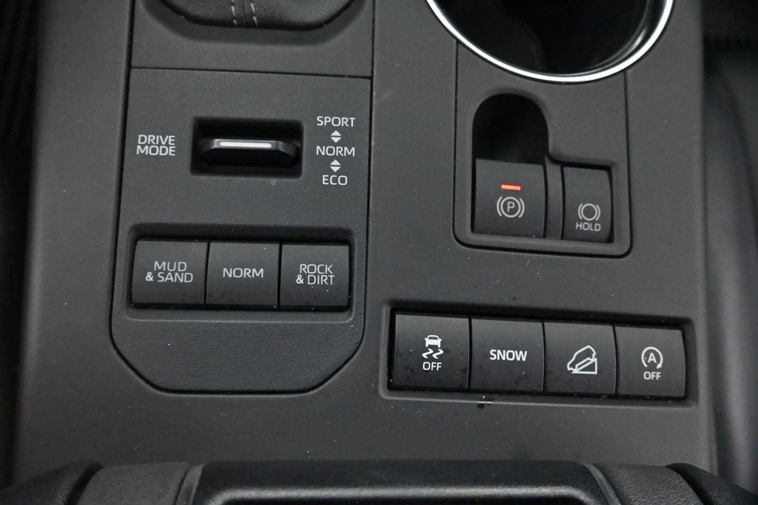 Used 2022 Wind Chill Pearl Toyota XLE image 27