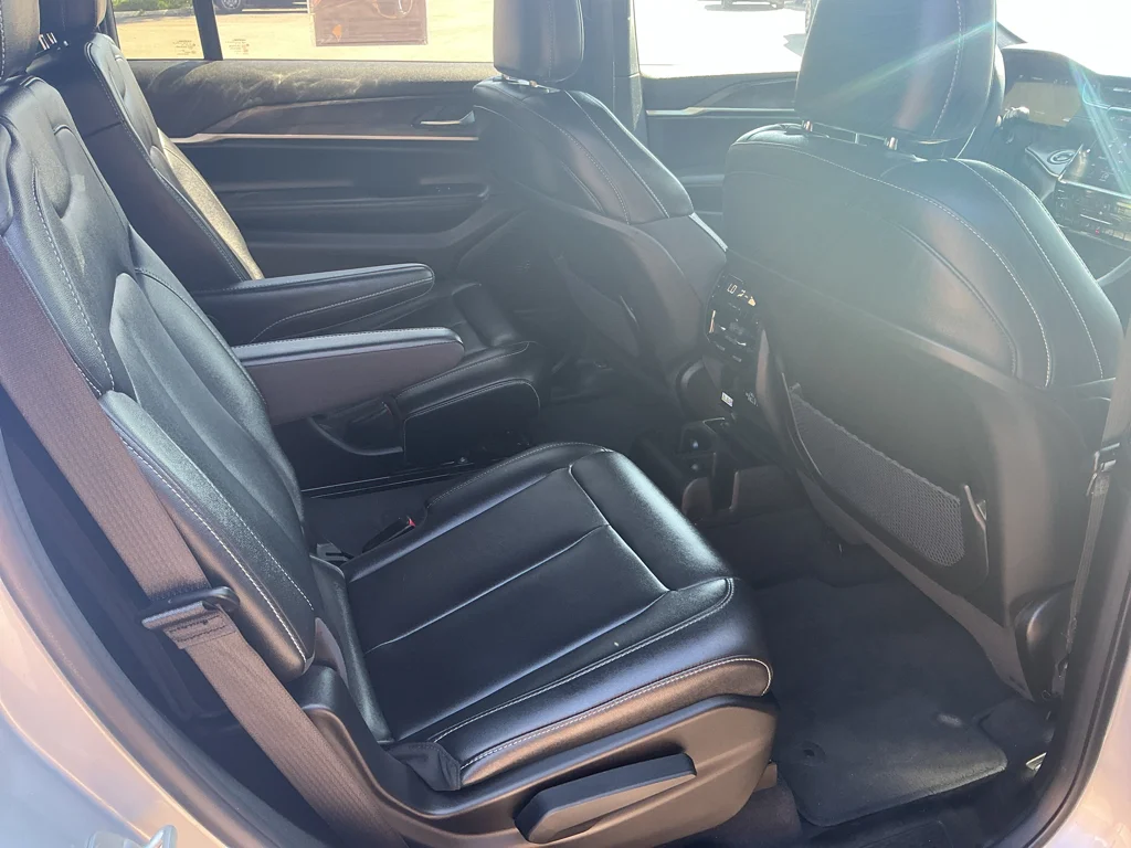 Used 2024 Silver Zynith Jeep Limited image 15
