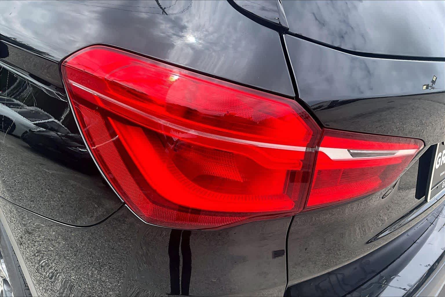 Used 2018 Black Sapphire Metallic BMW sDrive28i image 28