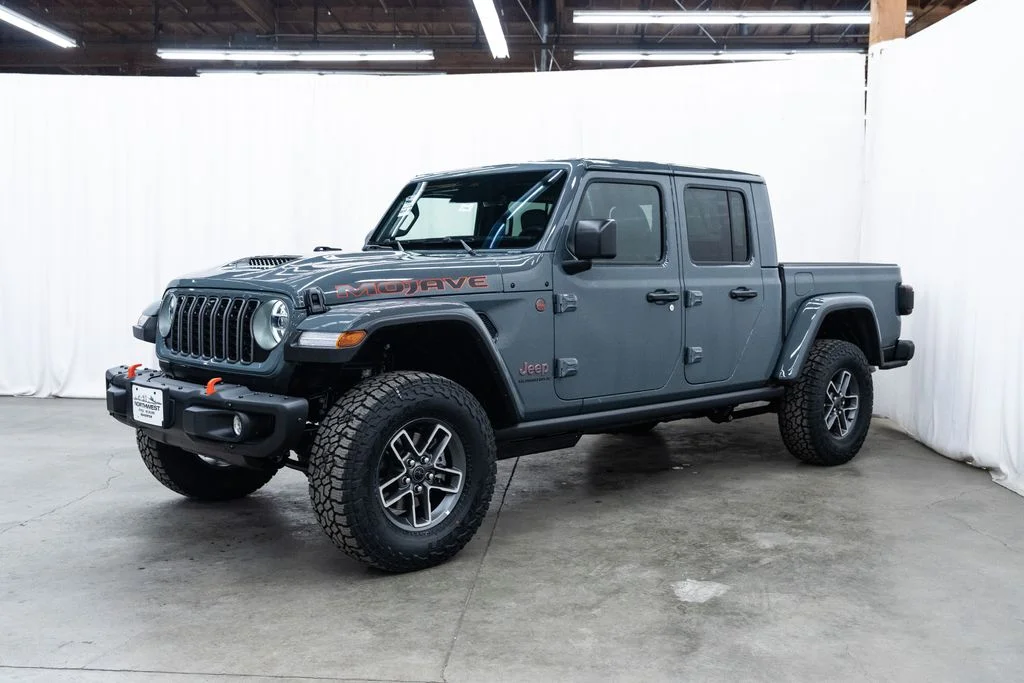 New 2026 Anvil Clear-Coat Exterior Paint Jeep Mojave X image 3
