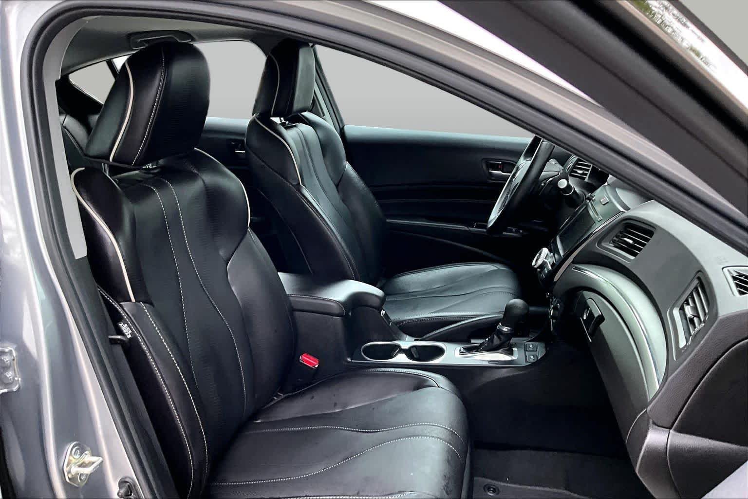 Used 2020 Lunar Silver Metallic Acura w/Premium Pkg image 9