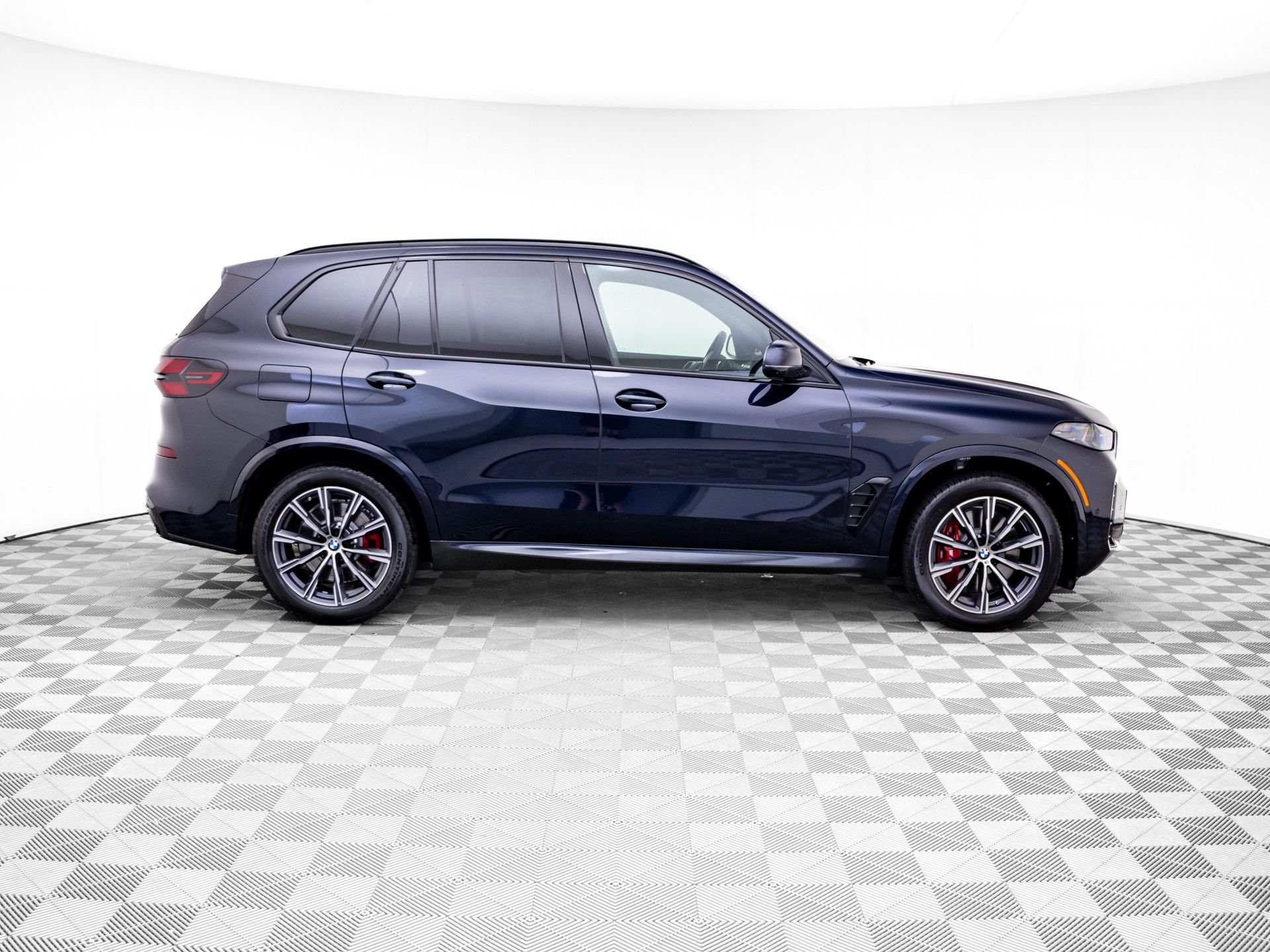 New 2026 Carbon Black Metallic BMW xDrive50e image 8