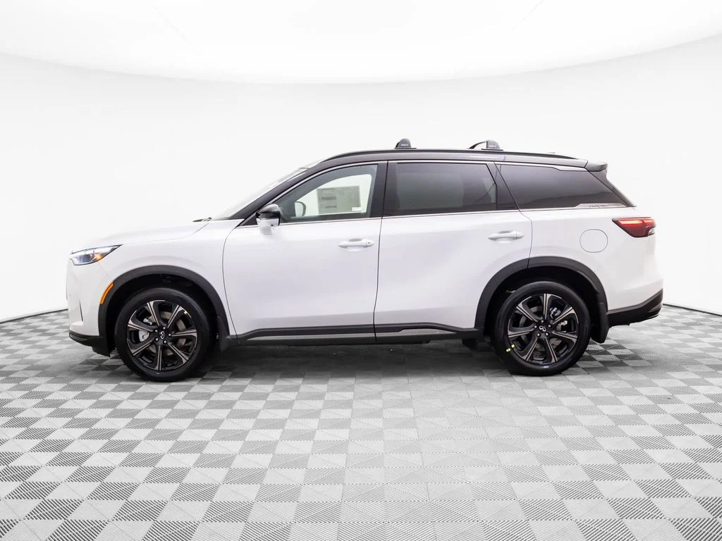 New 2026 2T RAD WHT INFINITI Autograph AWD image 2