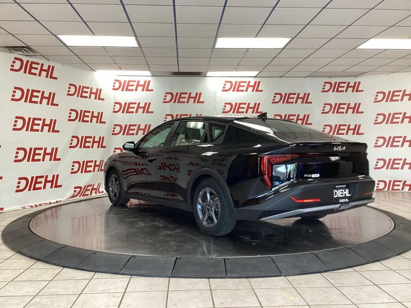 Used 2025 Black Kia LXS image 5