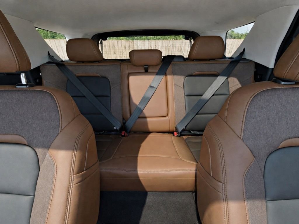 New 2026 Carbonized Gray Metallic Ford Outer Banks® image 21