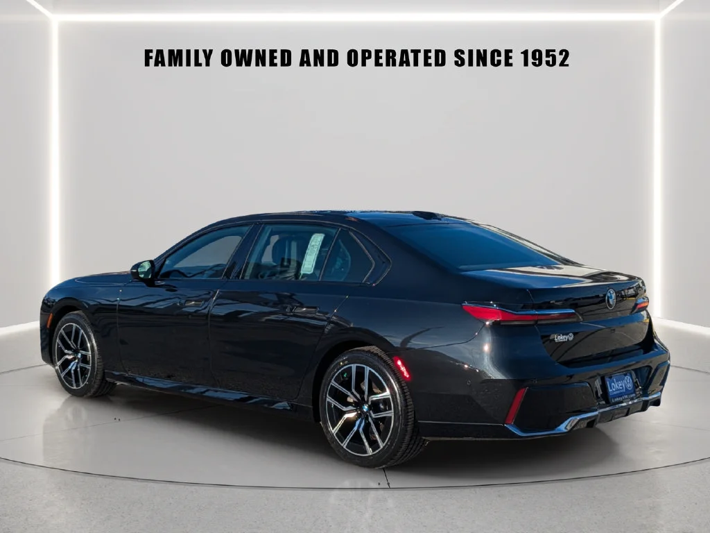 Used 2023 Black BMW 740i image 4