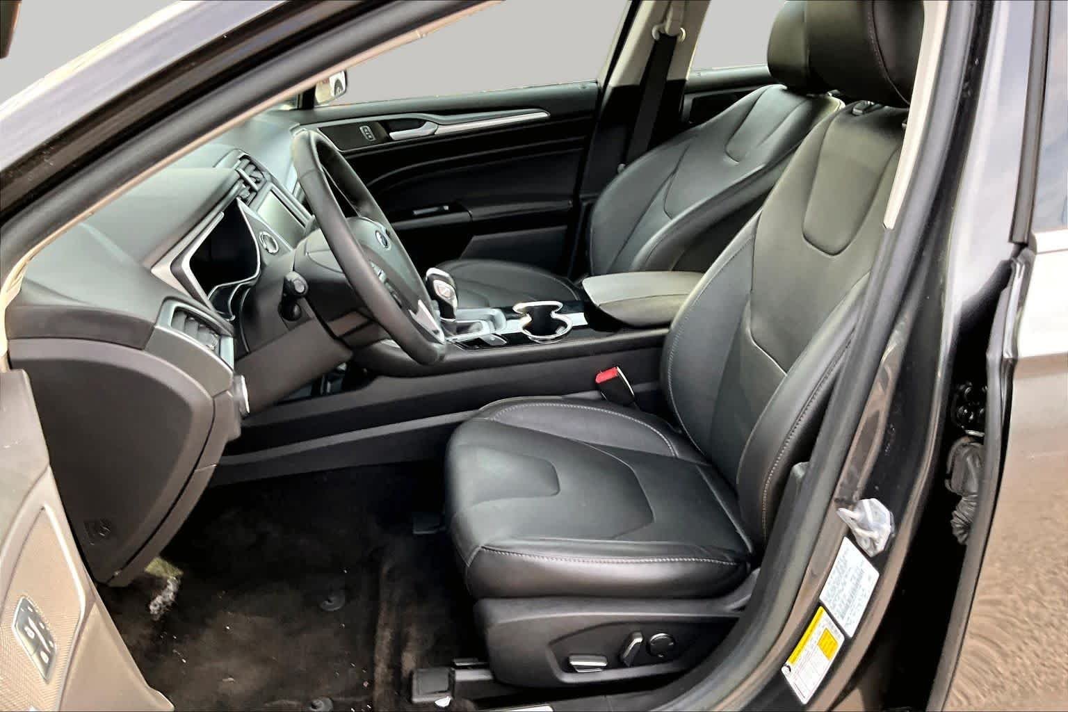 Pre-Owned 2015 Ford Fusion Hybrid Titanium Hybrid